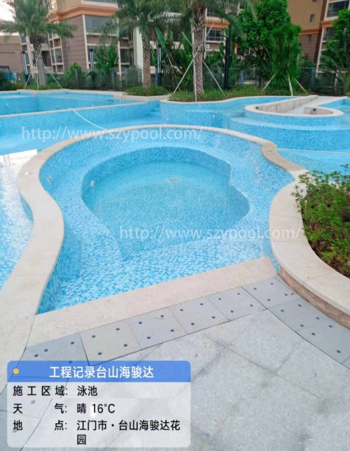 台山海骏达花园9区游泳池